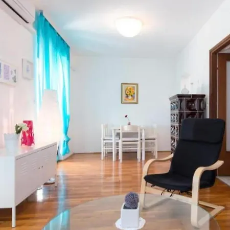 Adora1 Apartmán